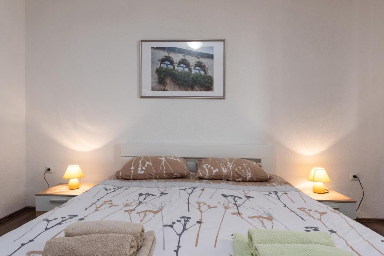 Apartments Oliva Πόρετς Εξωτερικό φωτογραφία
