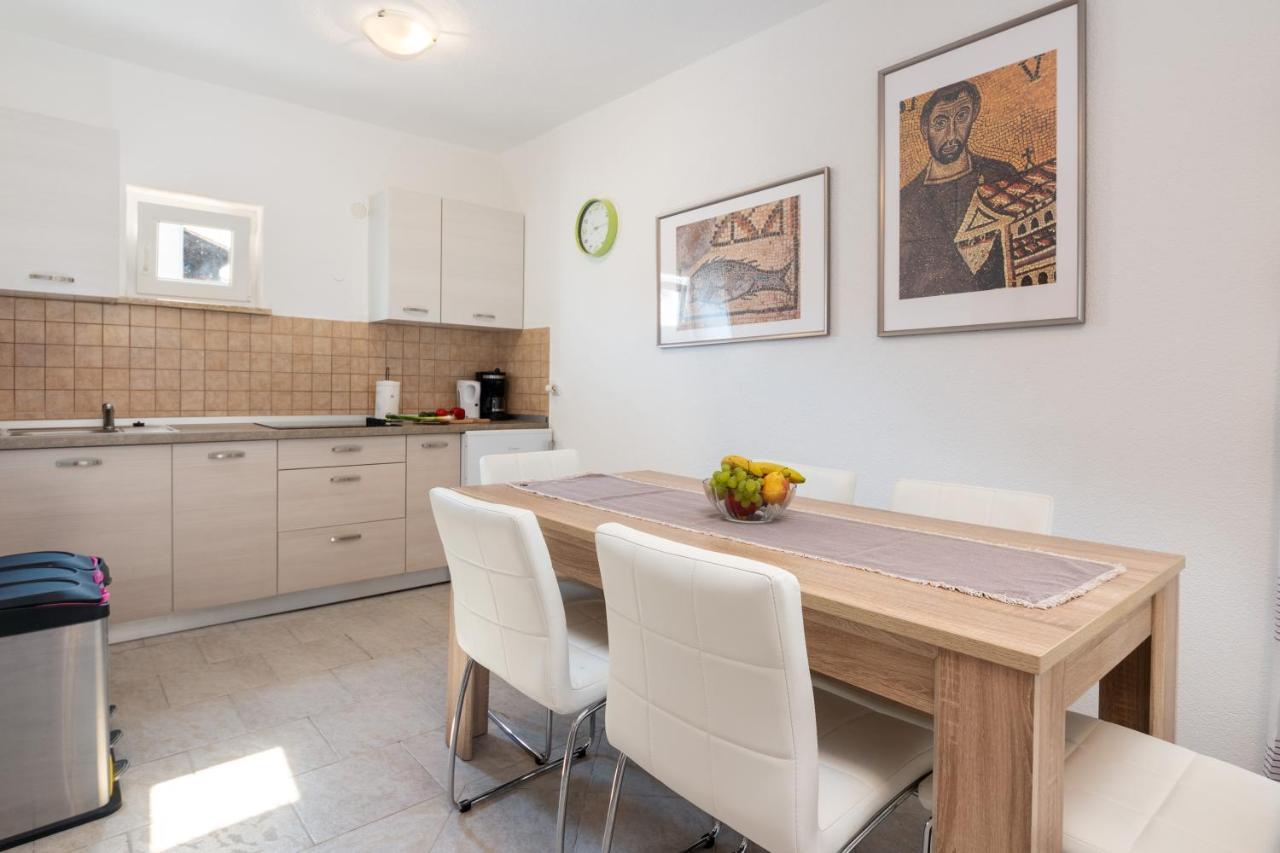 Apartments Oliva Πόρετς Εξωτερικό φωτογραφία