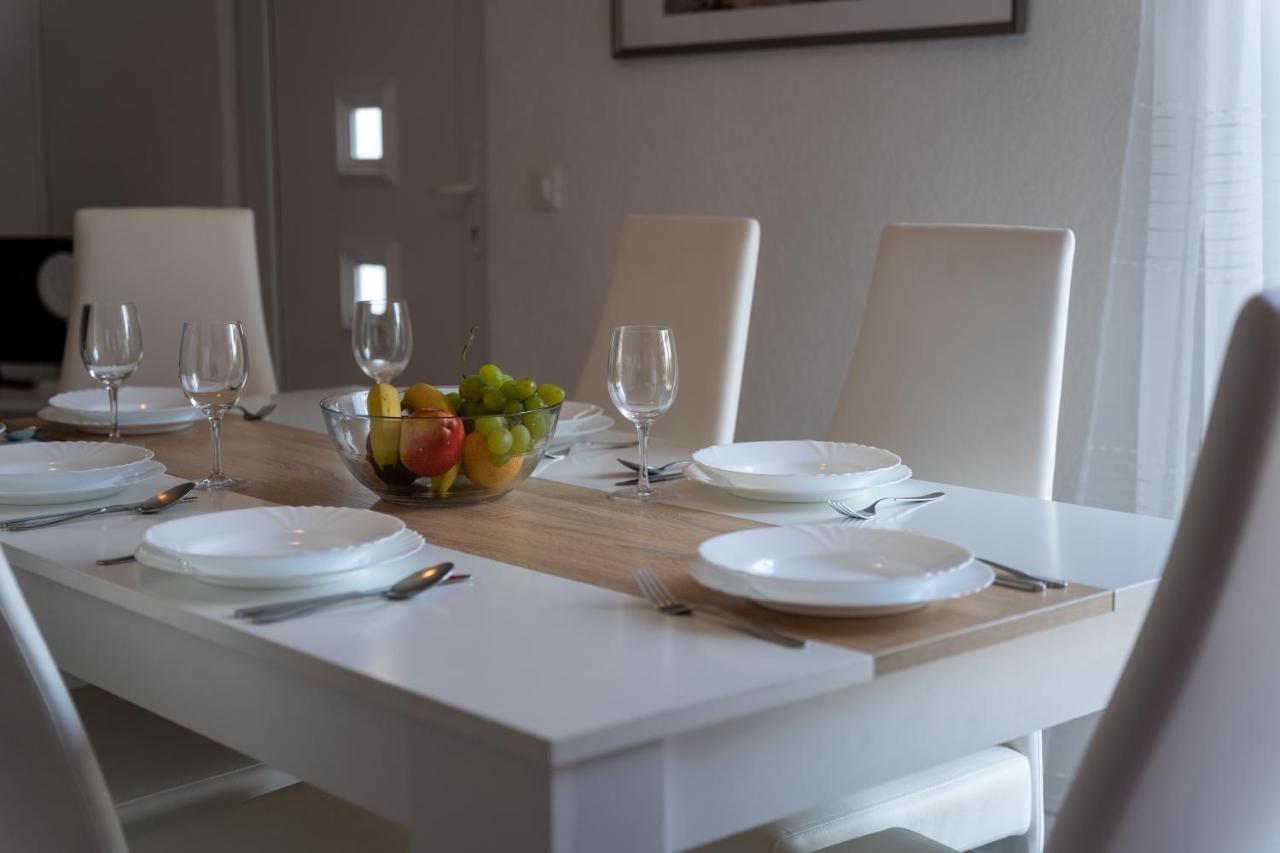 Apartments Oliva Πόρετς Εξωτερικό φωτογραφία