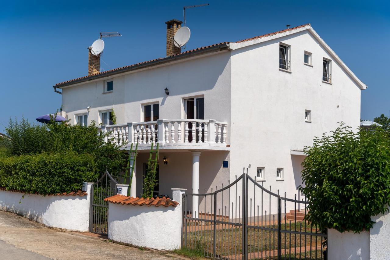 Apartments Oliva Πόρετς Εξωτερικό φωτογραφία