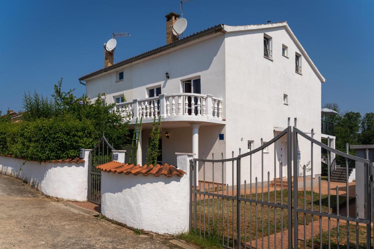 Apartments Oliva Πόρετς Εξωτερικό φωτογραφία