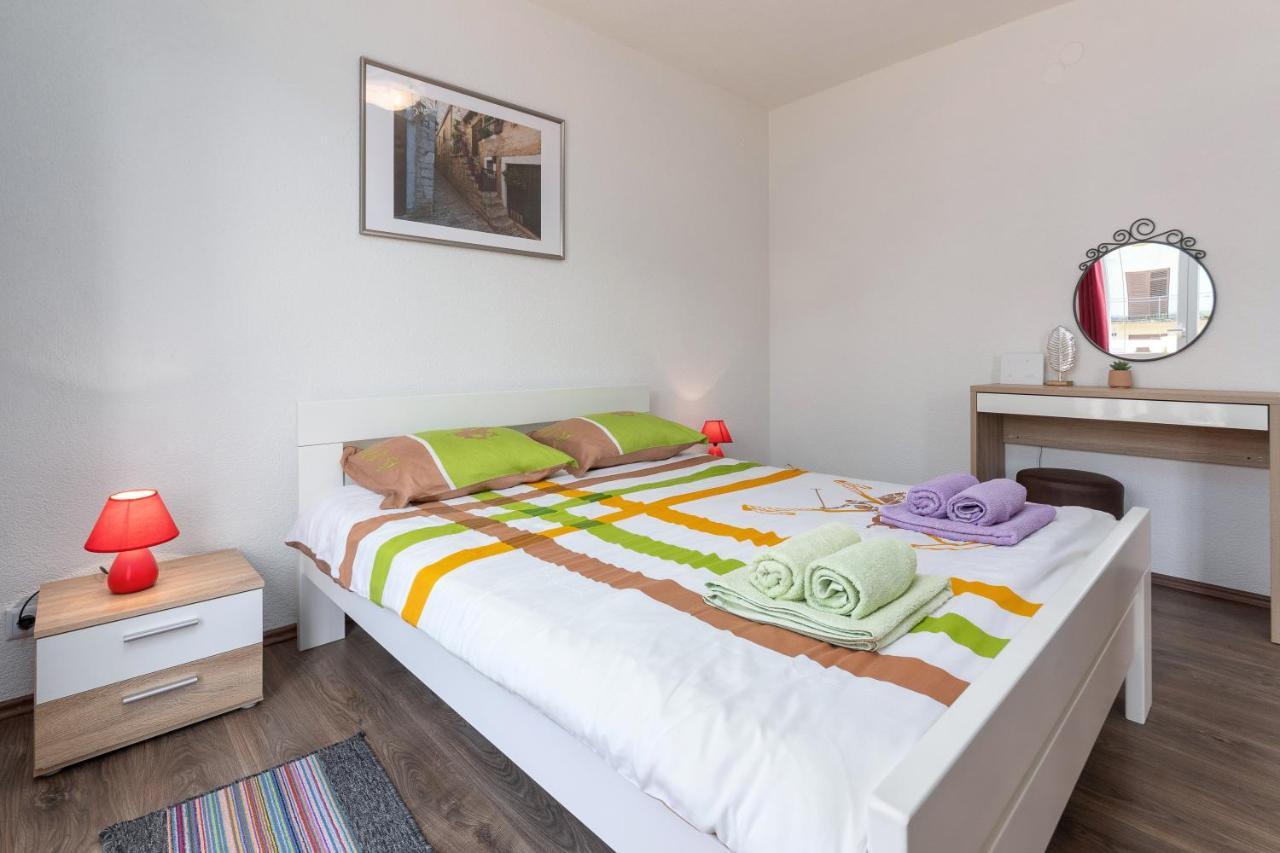 Apartments Oliva Πόρετς Εξωτερικό φωτογραφία