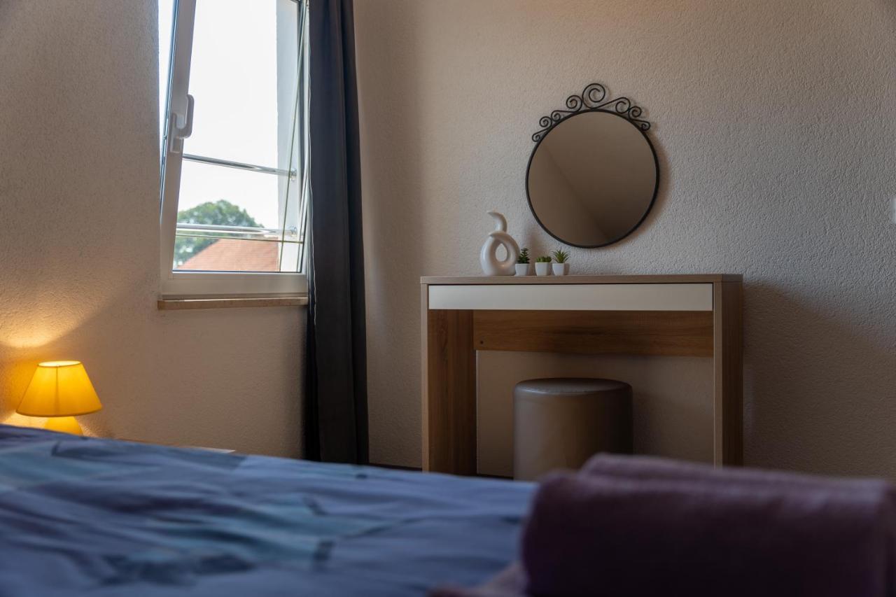 Apartments Oliva Πόρετς Εξωτερικό φωτογραφία