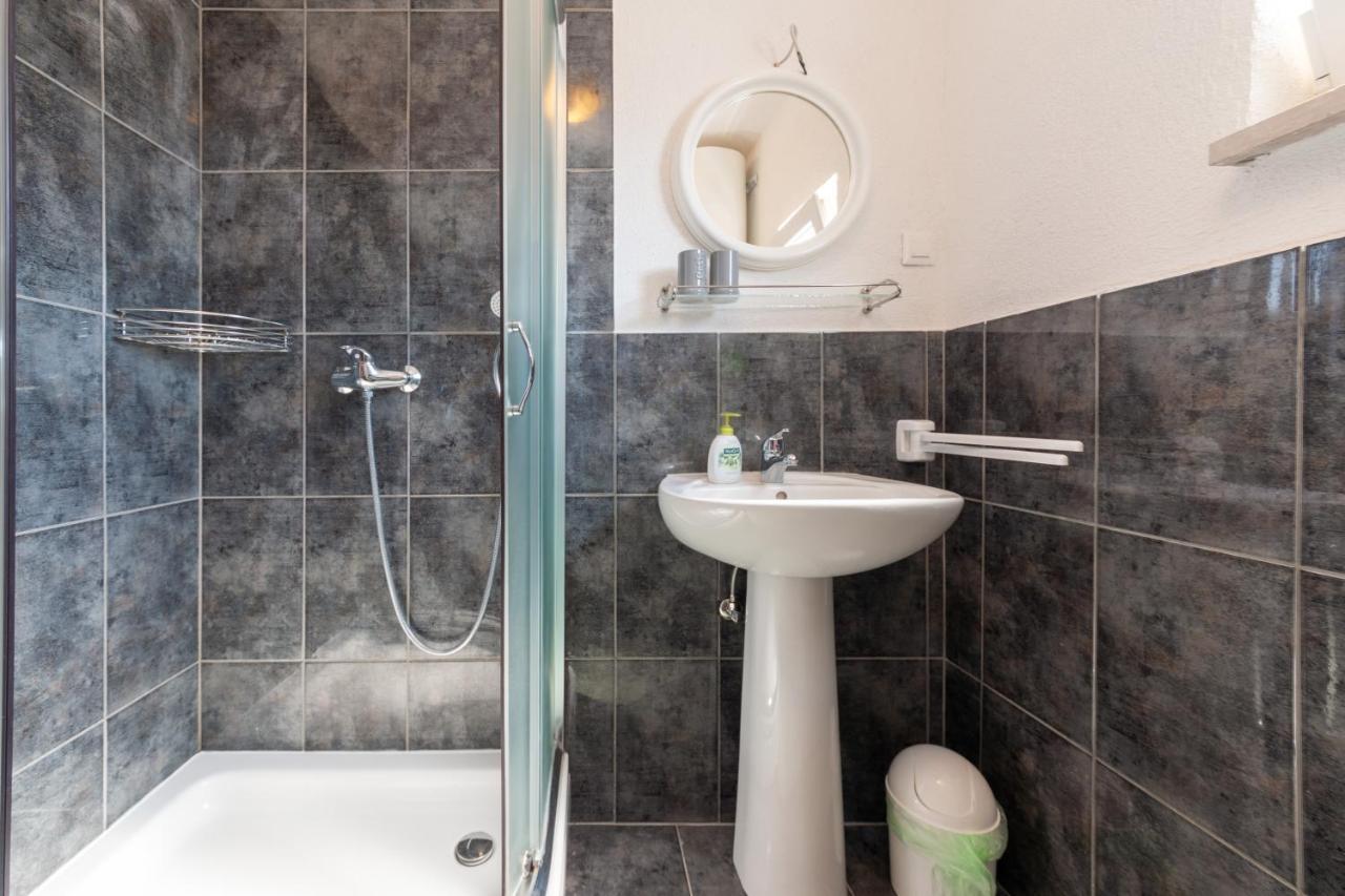 Apartments Oliva Πόρετς Εξωτερικό φωτογραφία